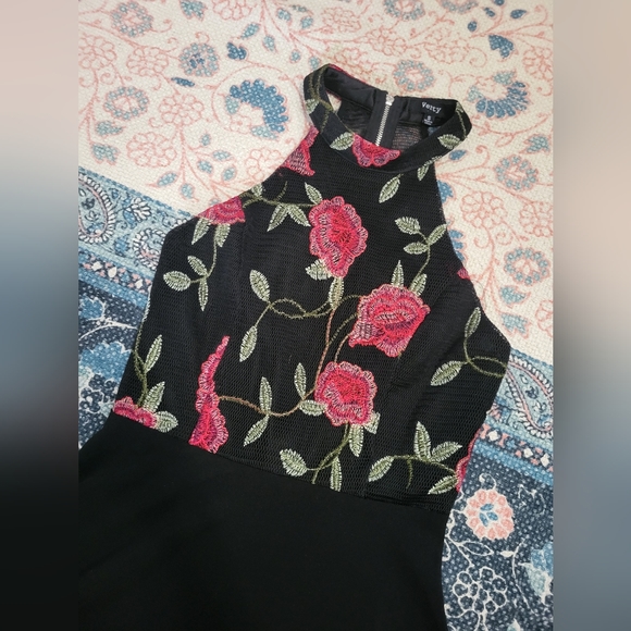 Embroidered Rose Mini Dress - Picture 7 of 9